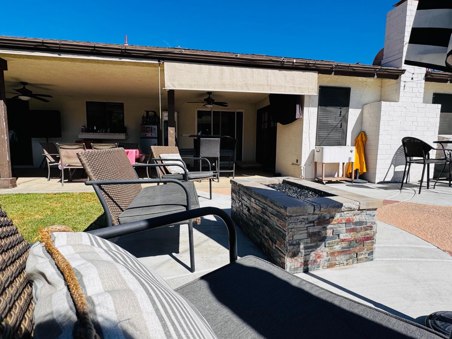 2560 Chestnut St, Hanford, CA 93230