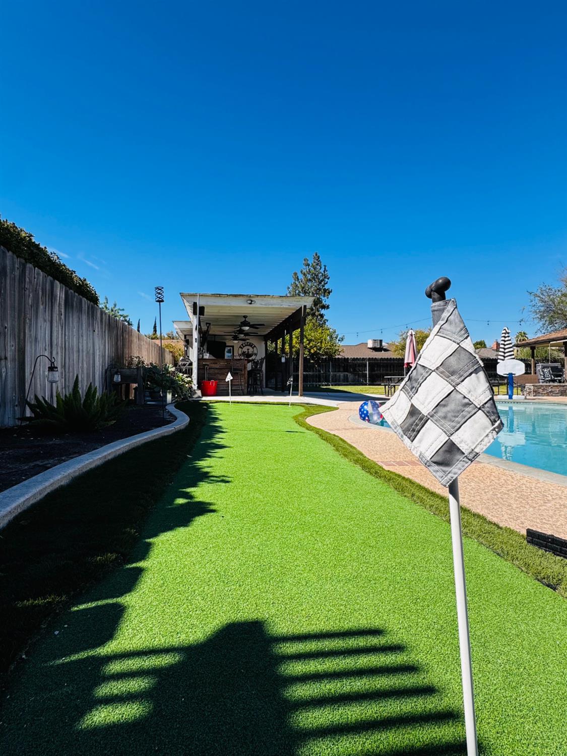2560 Chestnut St, Hanford, CA 93230