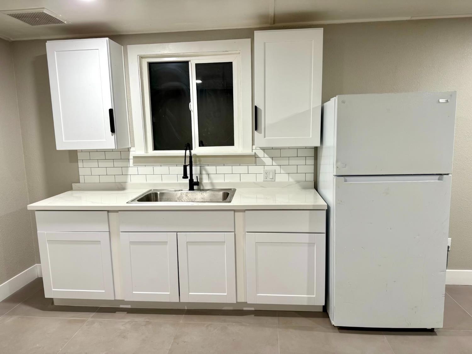 5012 E Belmont Ave, Fresno, CA 93727