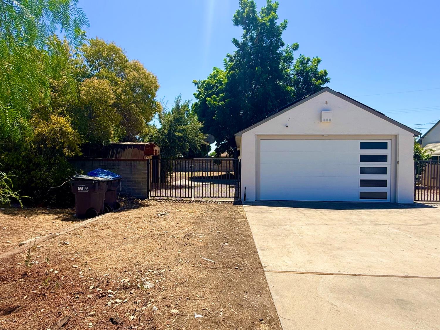 5012 E Belmont Ave, Fresno, CA 93727