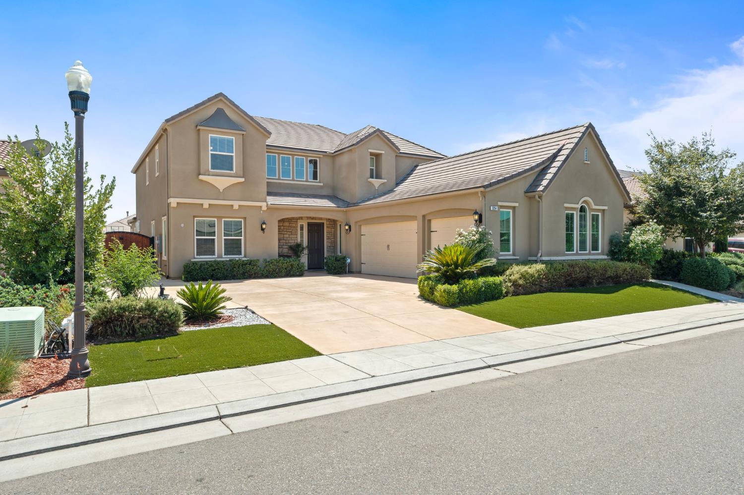 3264 Quincy Ave, Clovis, CA 93619