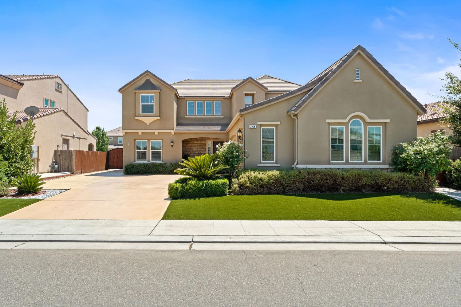 3264 Quincy Ave, Clovis, CA 93619