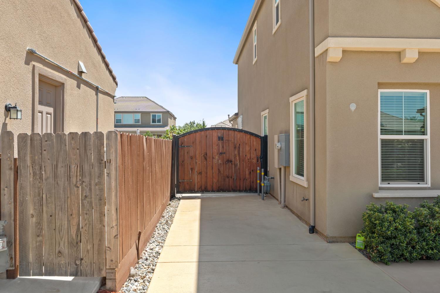 3264 Quincy Ave, Clovis, CA 93619