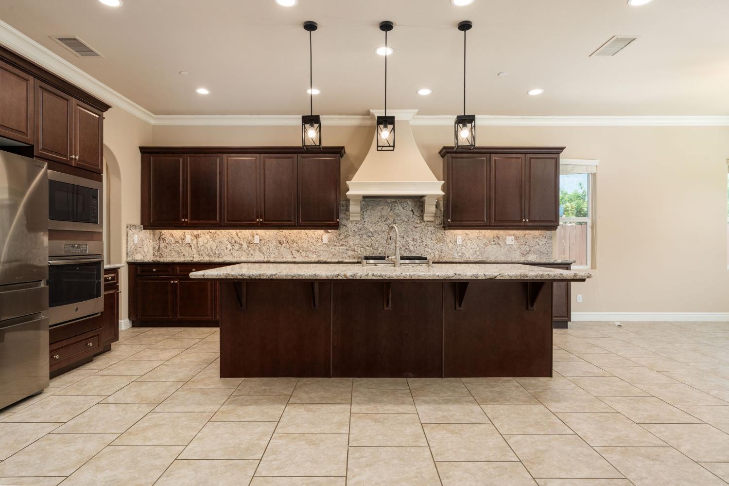 3264 Quincy Ave, Clovis, CA 93619
