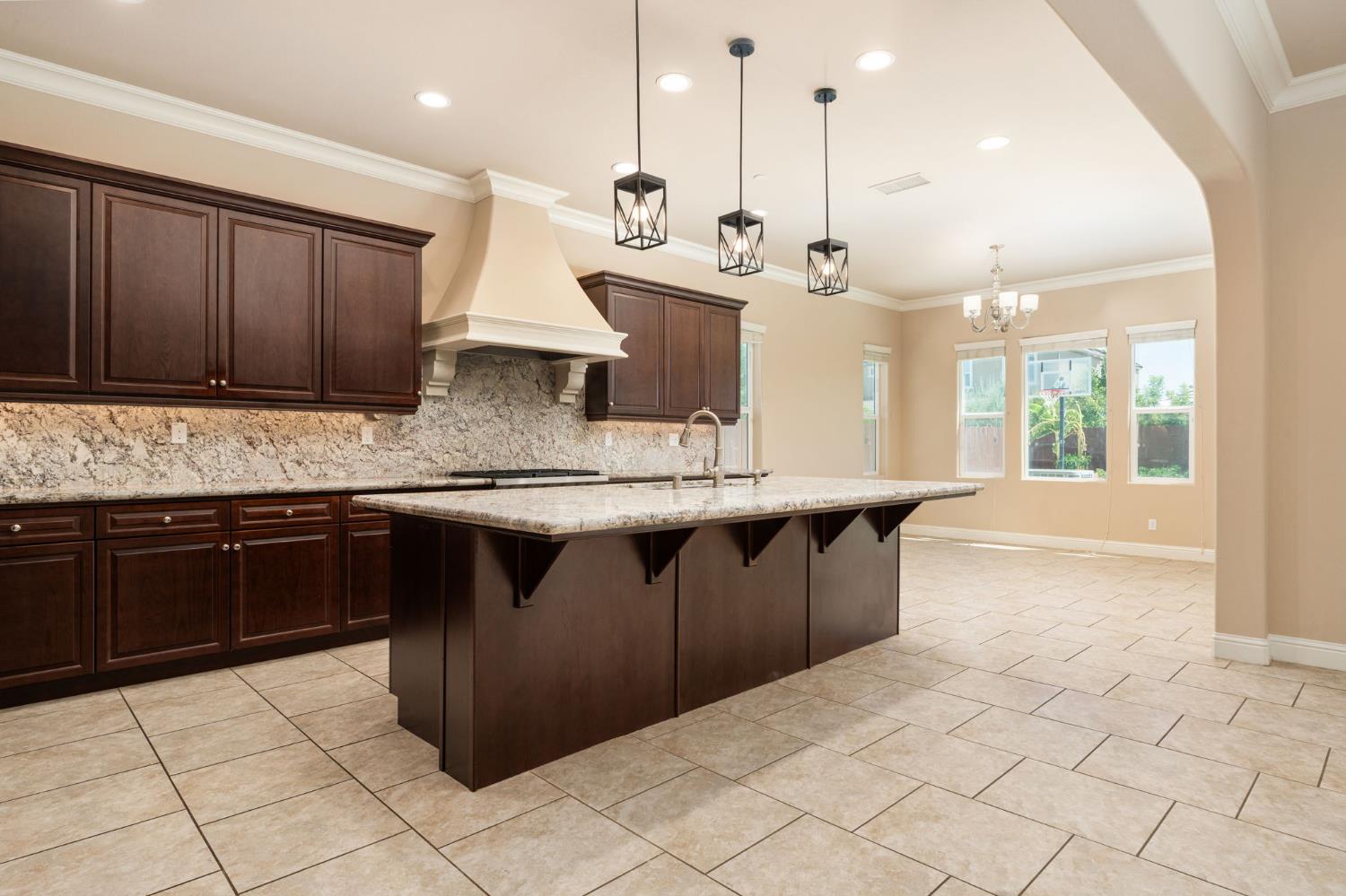 3264 Quincy Ave, Clovis, CA 93619