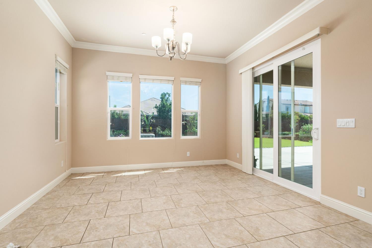 3264 Quincy Ave, Clovis, CA 93619