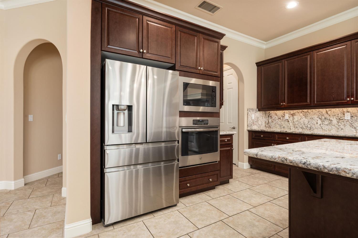 3264 Quincy Ave, Clovis, CA 93619