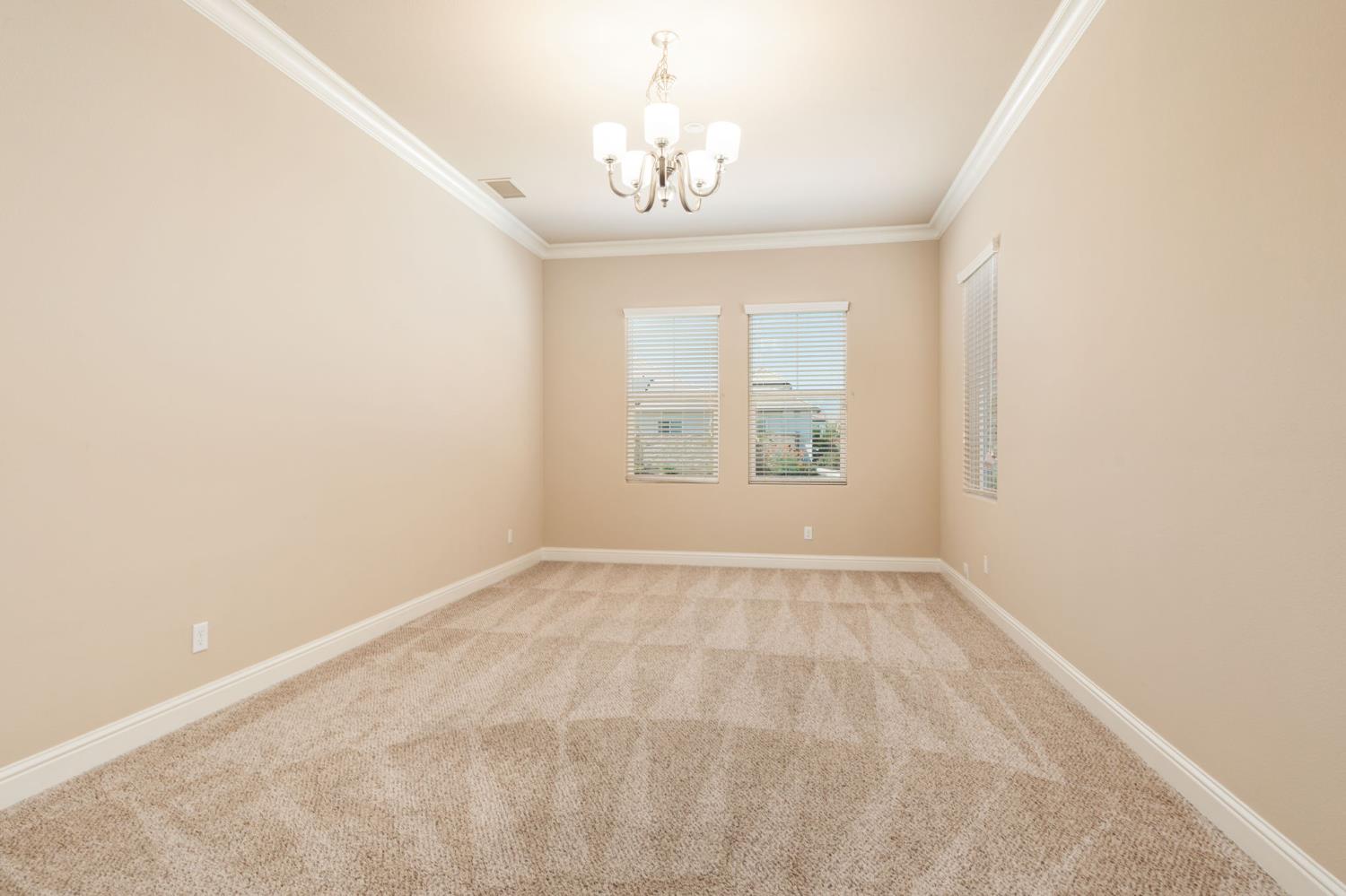 3264 Quincy Ave, Clovis, CA 93619