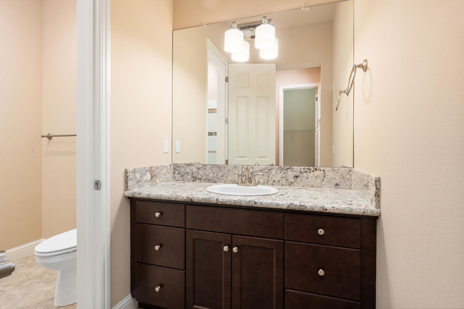 3264 Quincy Ave, Clovis, CA 93619