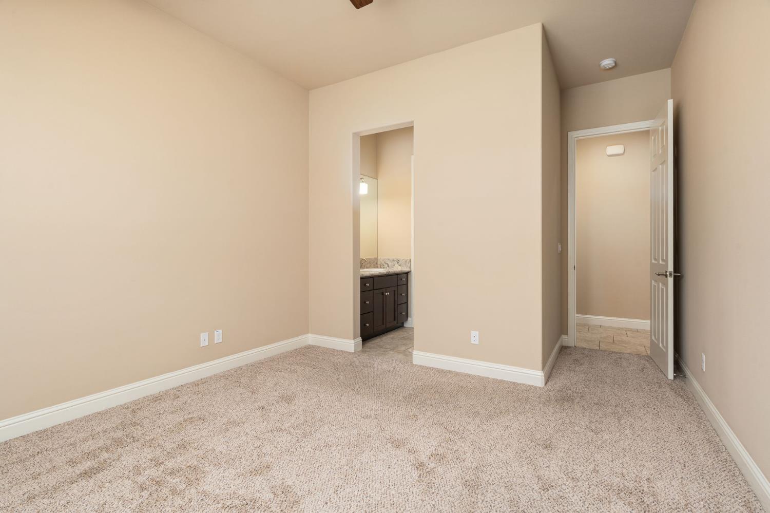 3264 Quincy Ave, Clovis, CA 93619