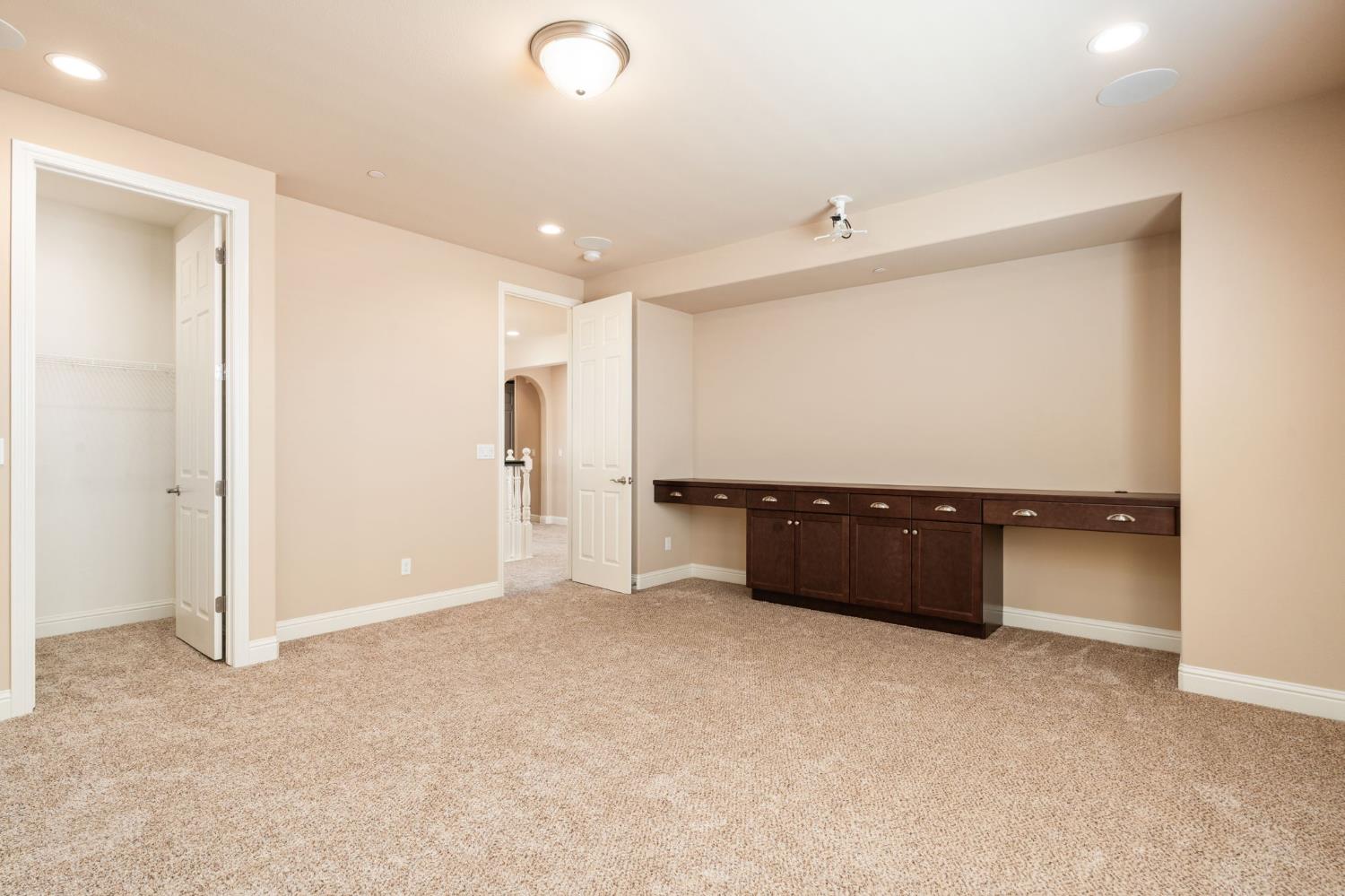 3264 Quincy Ave, Clovis, CA 93619