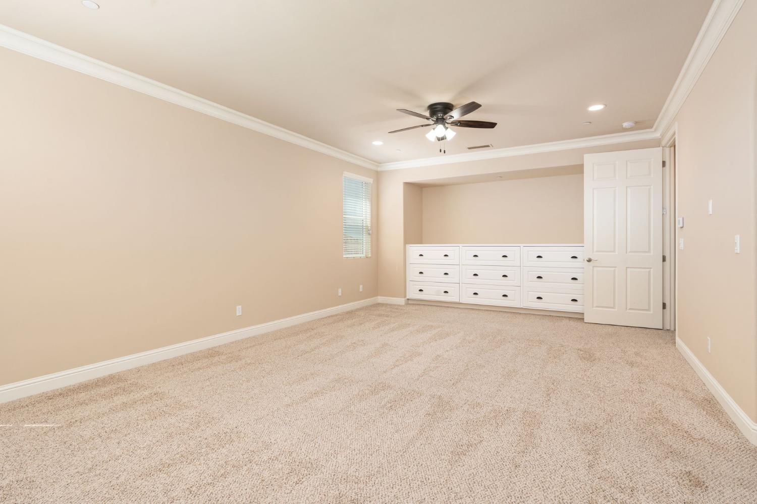 3264 Quincy Ave, Clovis, CA 93619