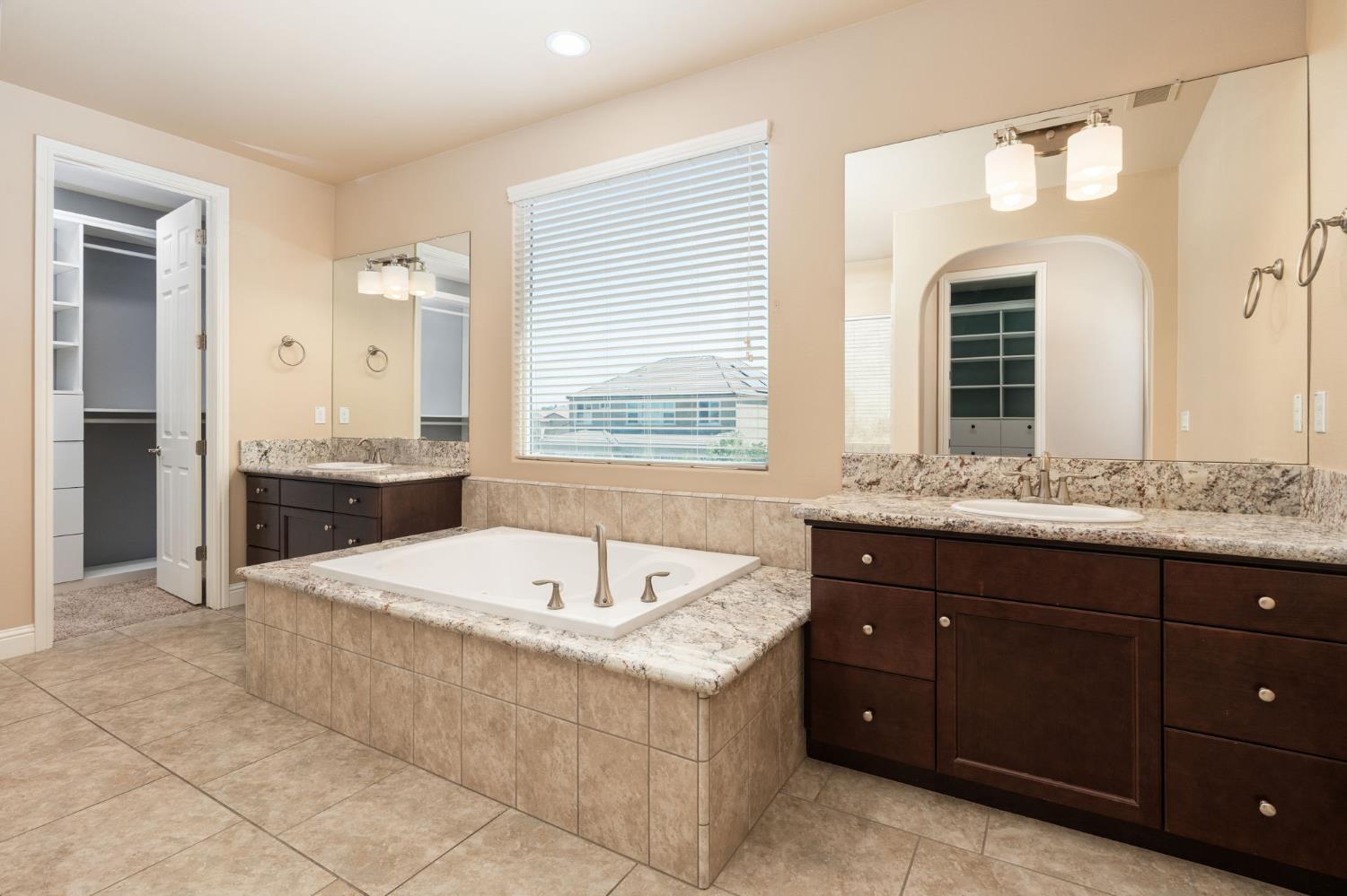 3264 Quincy Ave, Clovis, CA 93619