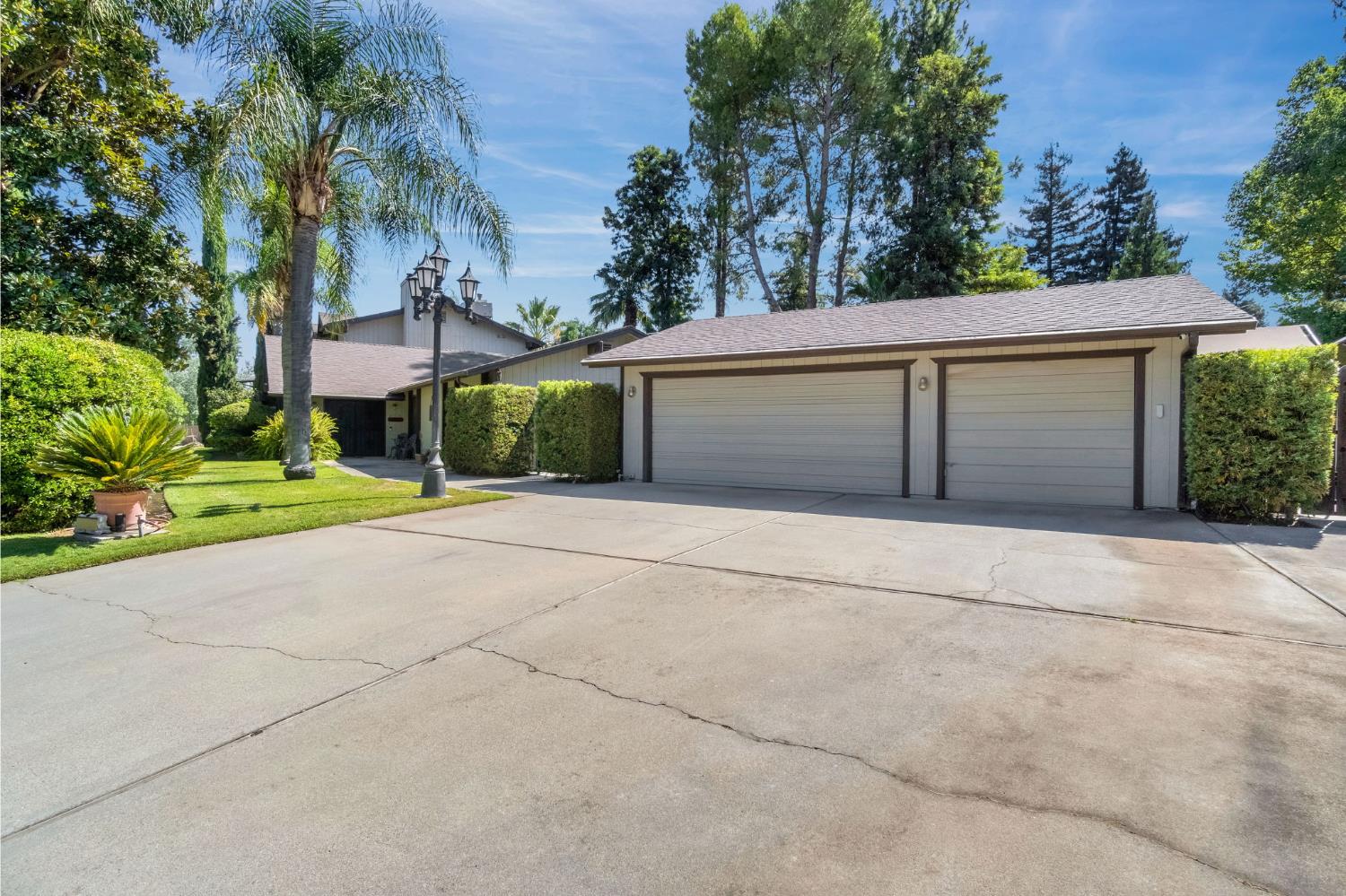 19117 Farallon Rd, Madera, CA 93638