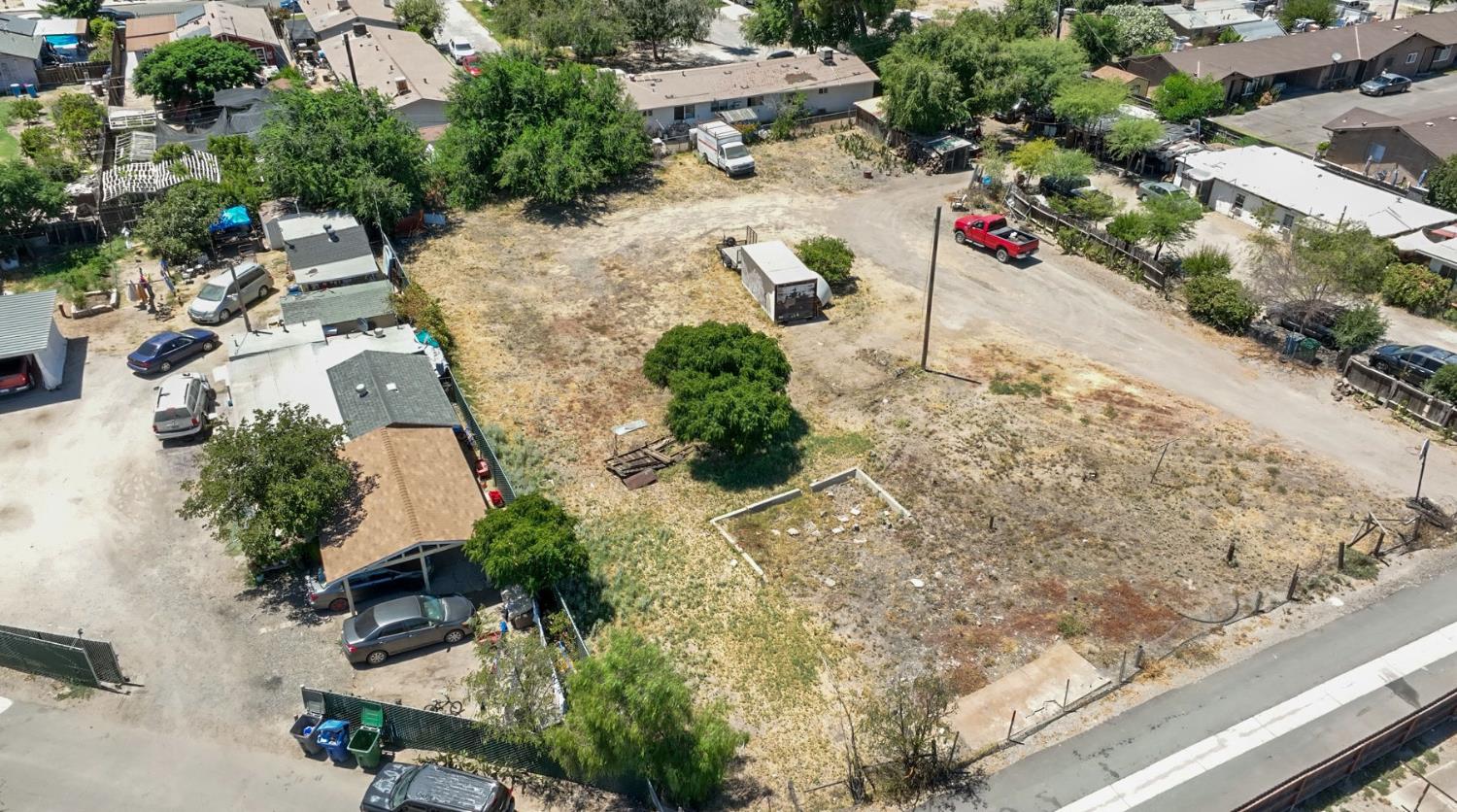 1770 Beehive Dr, Firebaugh, CA 93622