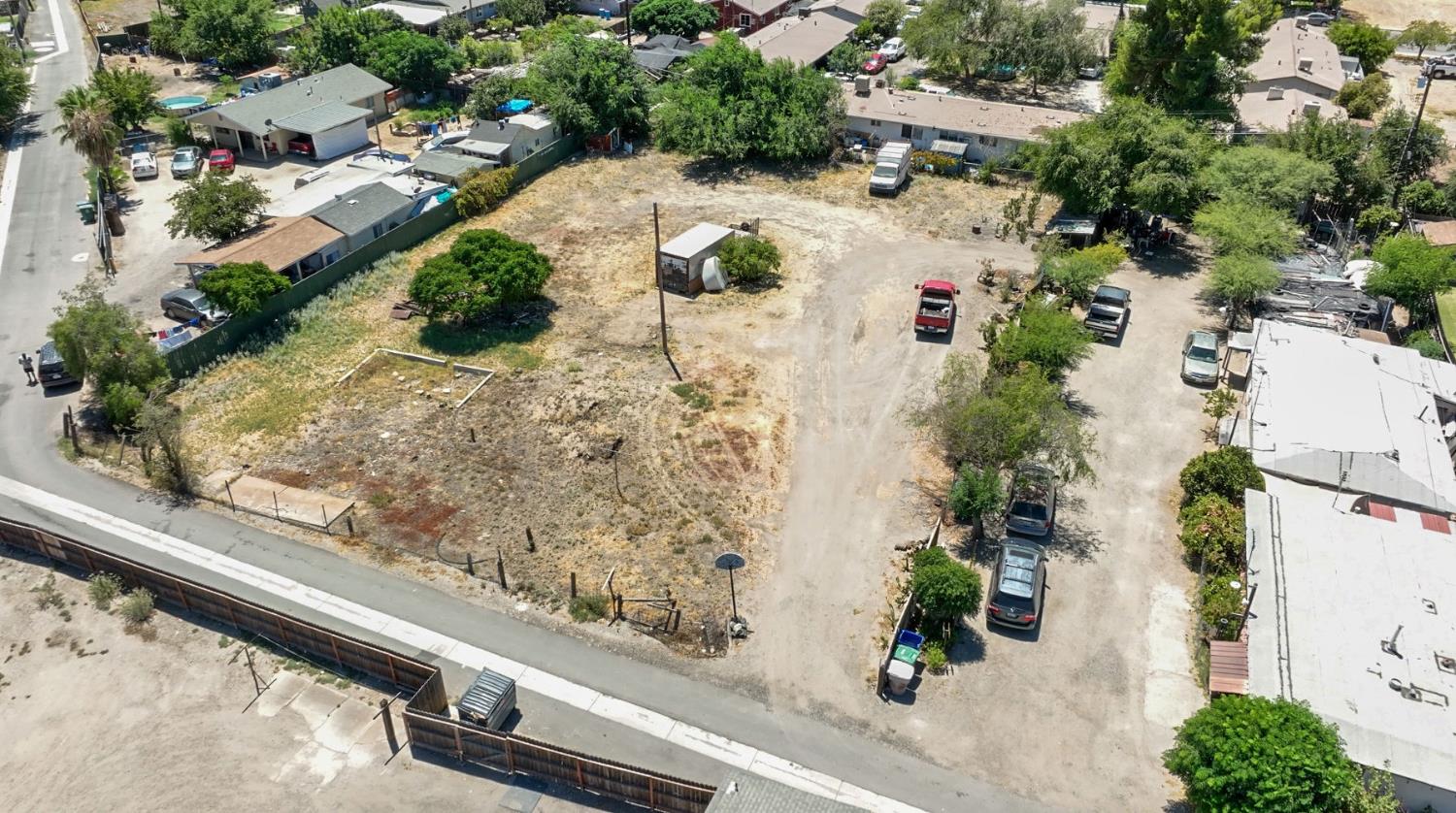 1770 Beehive Dr, Firebaugh, CA 93622