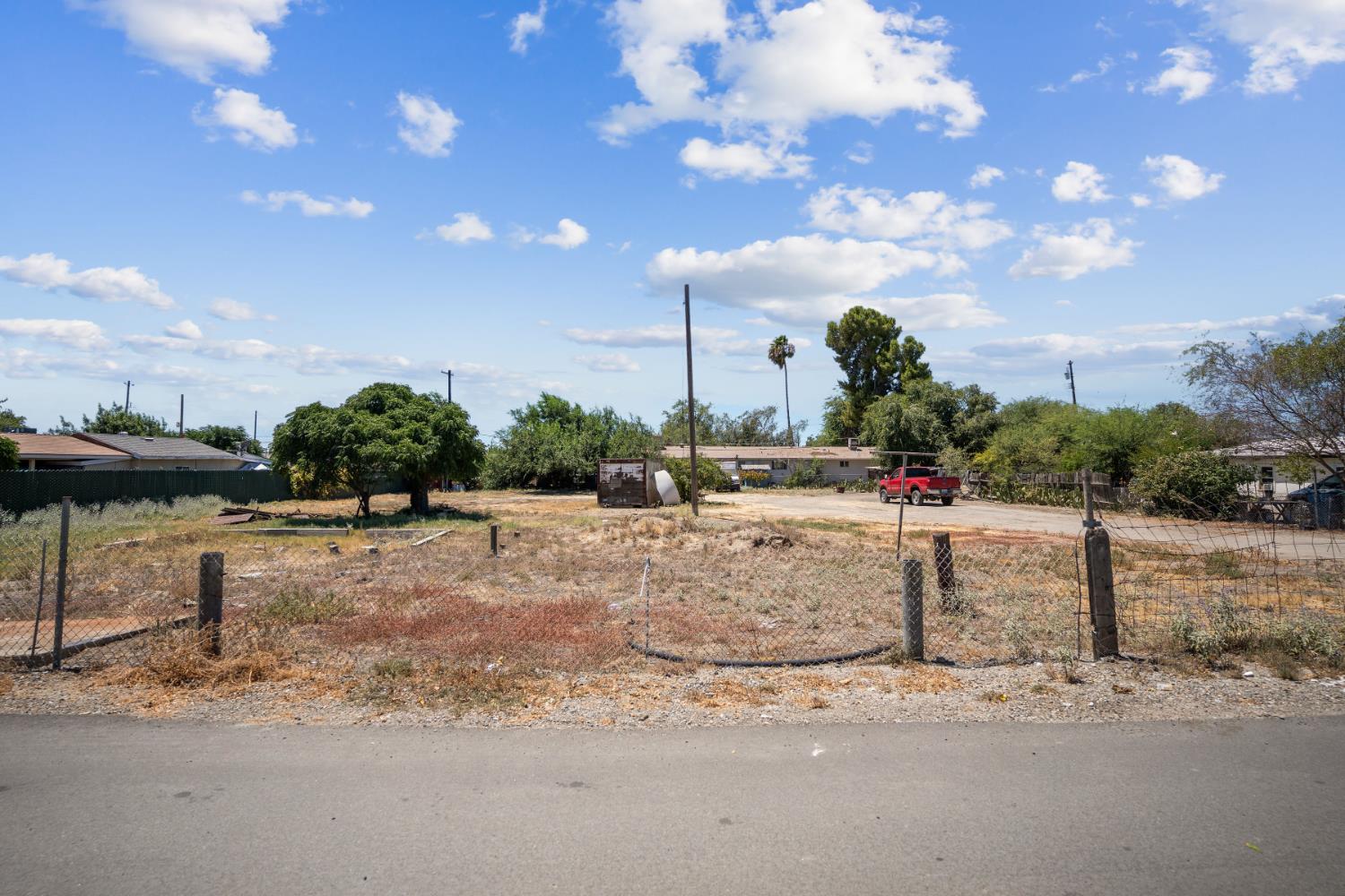 1770 Beehive Dr, Firebaugh, CA 93622