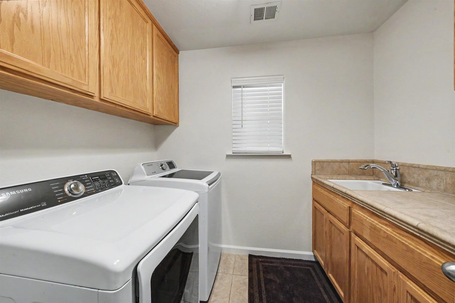 268 River Pointe, Madera, CA 93637
