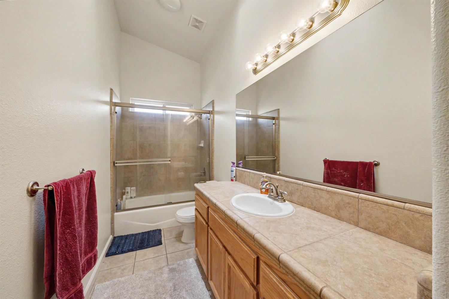 268 River Pointe, Madera, CA 93637