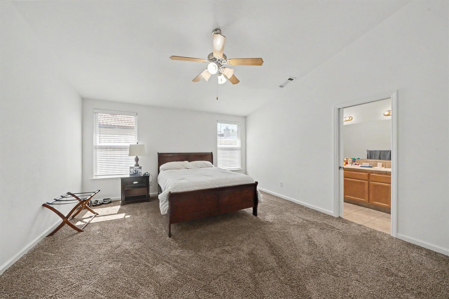 268 River Pointe, Madera, CA 93637