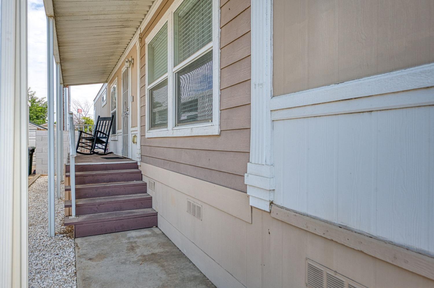 1551 6Th Avenue Dr #21, Kingsburg, CA 93631