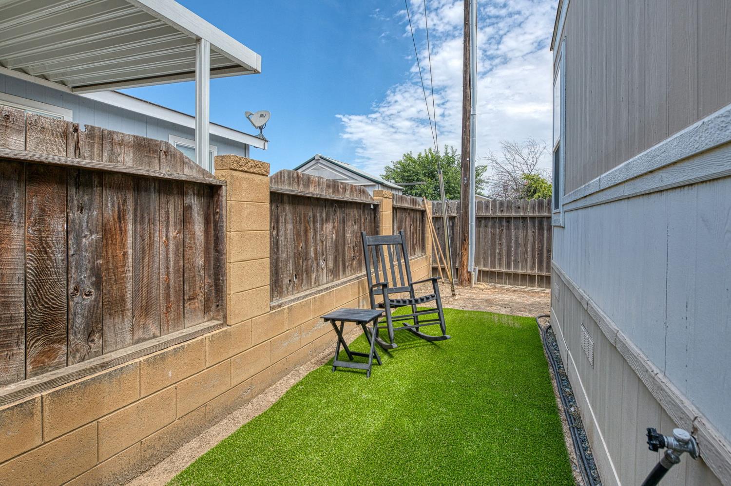 1551 6Th Avenue Dr #21, Kingsburg, CA 93631