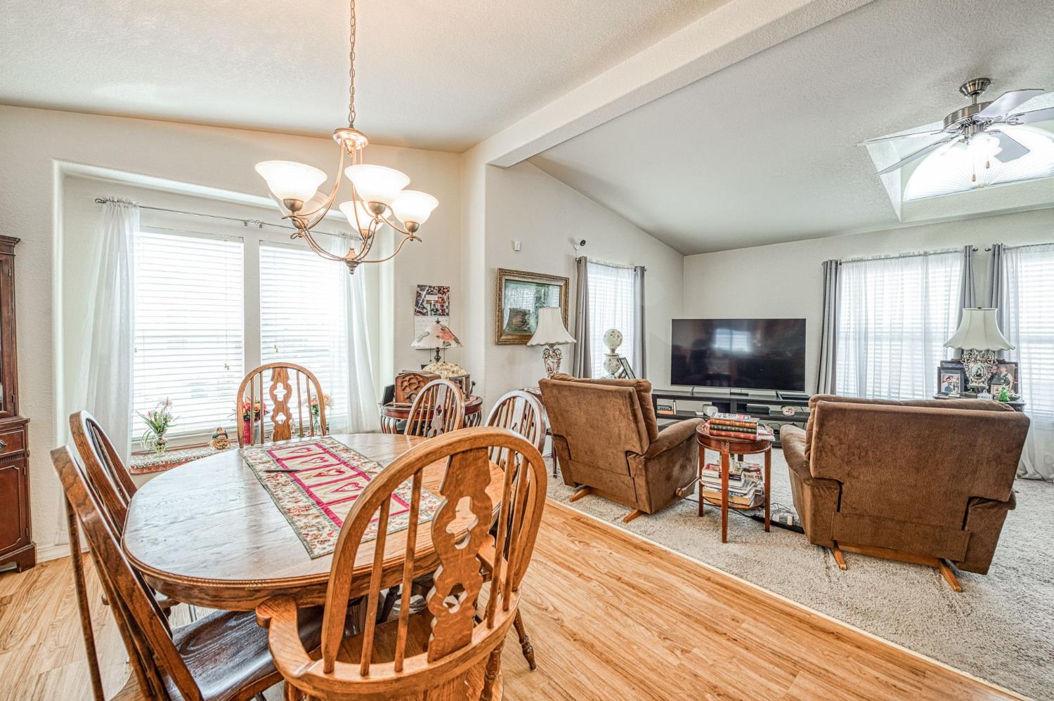 1551 6Th Avenue Dr #21, Kingsburg, CA 93631