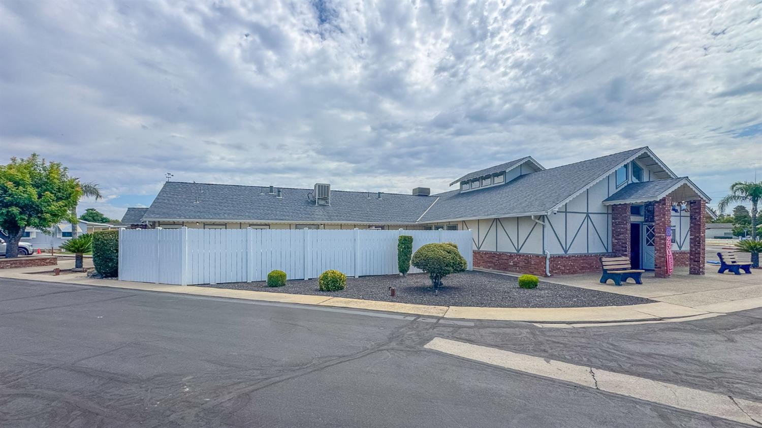 1551 6Th Avenue Dr #21, Kingsburg, CA 93631
