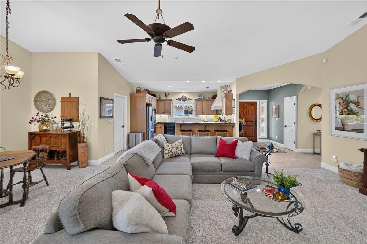 6457 N Warren Ave, Fresno, CA 93711