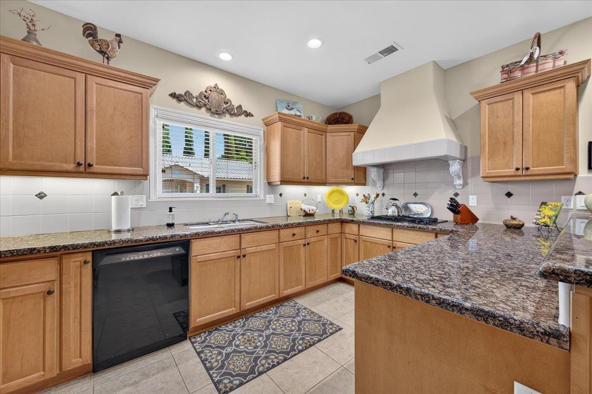 6457 N Warren Ave, Fresno, CA 93711