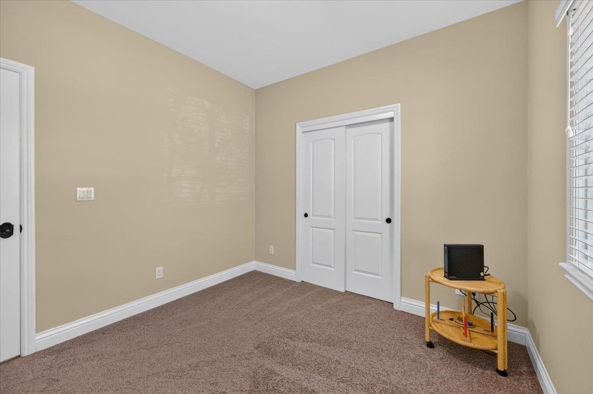 6457 N Warren Ave, Fresno, CA 93711