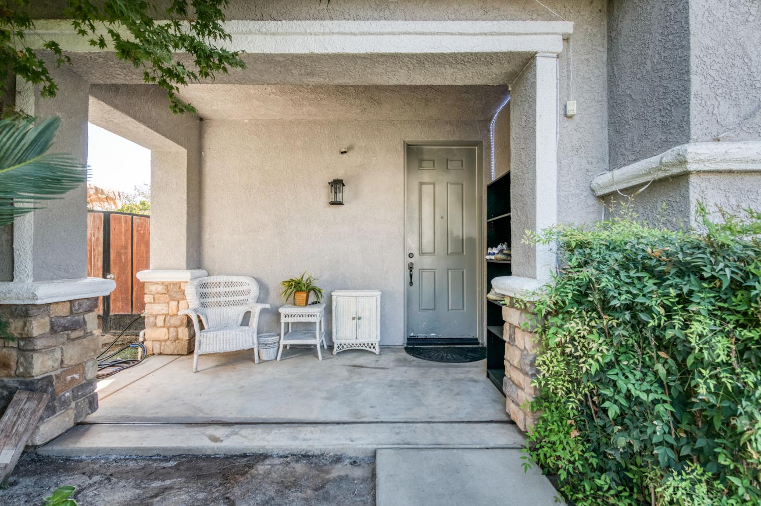 879 Fenmore Ave, Sanger, CA 93657
