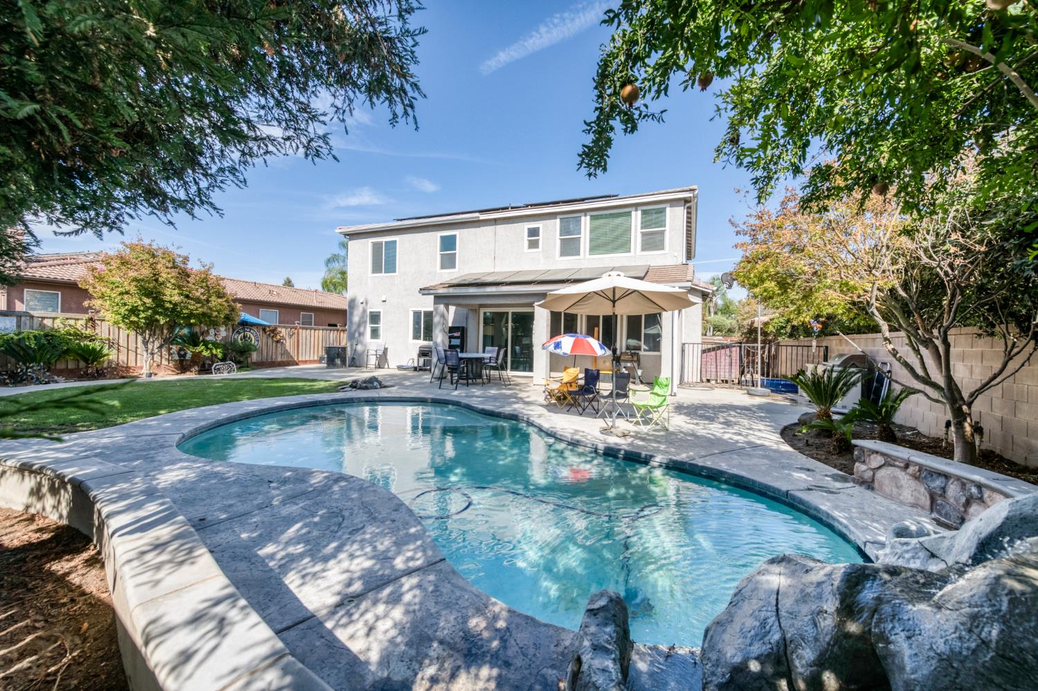 879 Fenmore Ave, Sanger, CA 93657