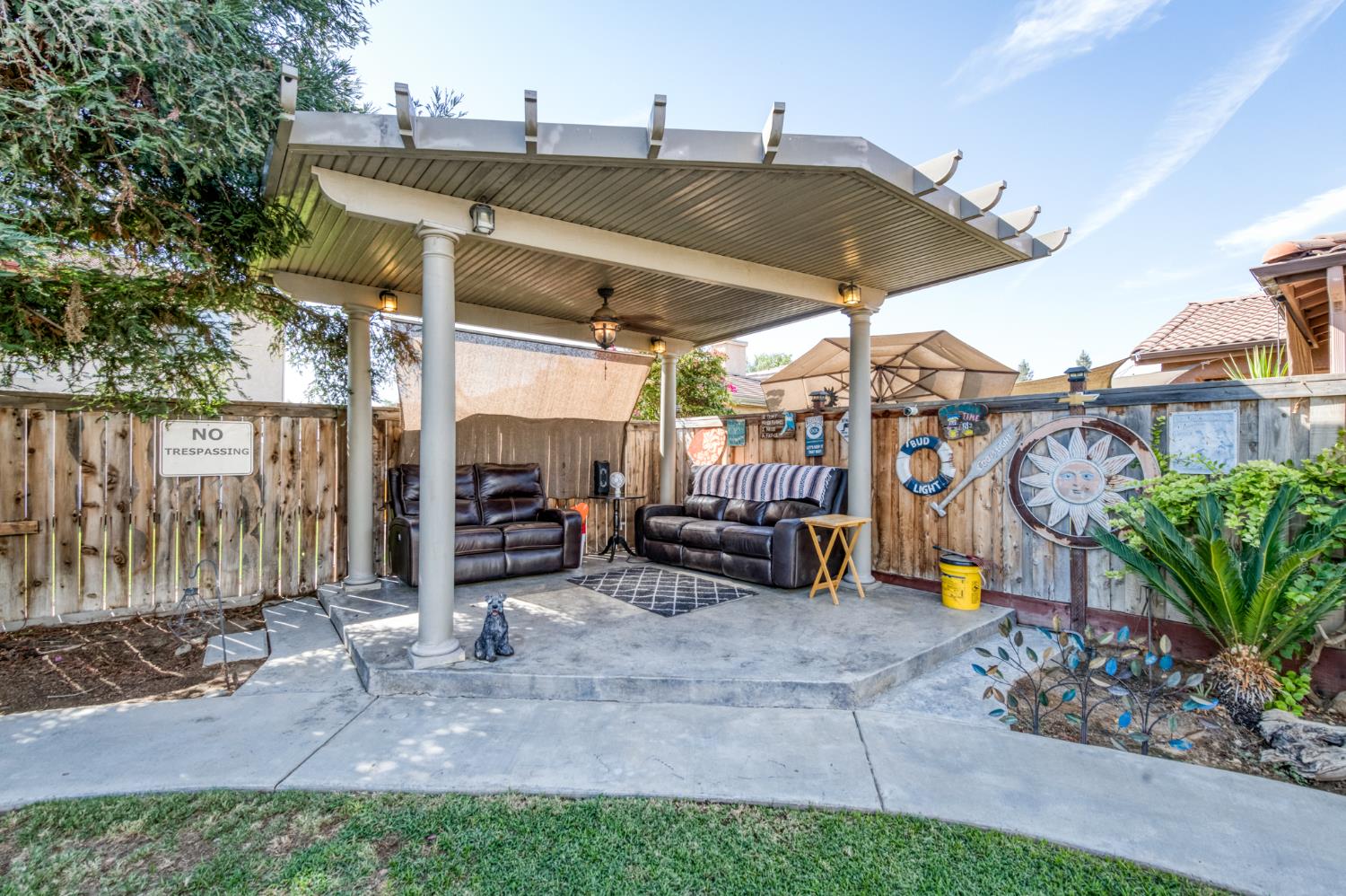 879 Fenmore Ave, Sanger, CA 93657