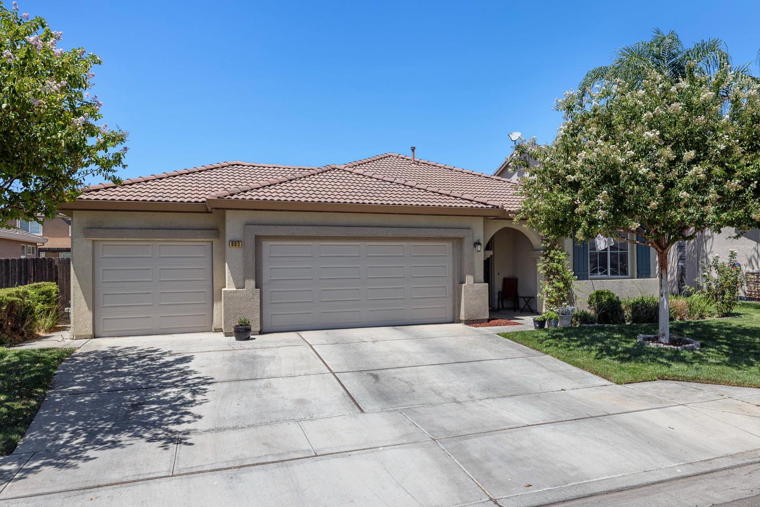 893 Chianti Cir, Coalinga, CA 93210