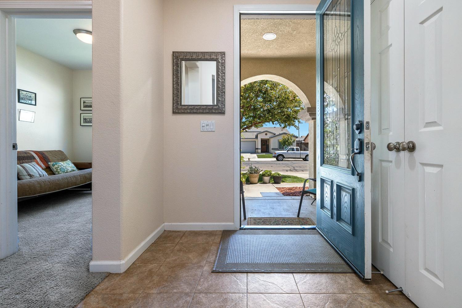 893 Chianti Cir, Coalinga, CA 93210