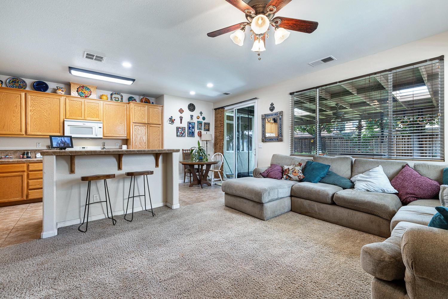 893 Chianti Cir, Coalinga, CA 93210