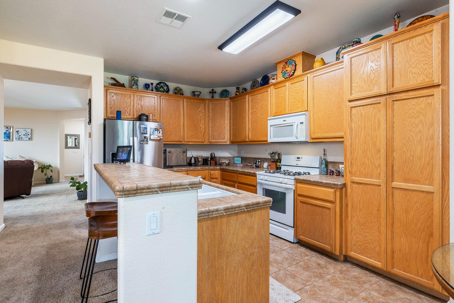 893 Chianti Cir, Coalinga, CA 93210