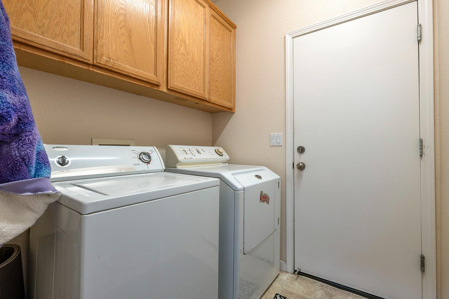 893 Chianti Cir, Coalinga, CA 93210