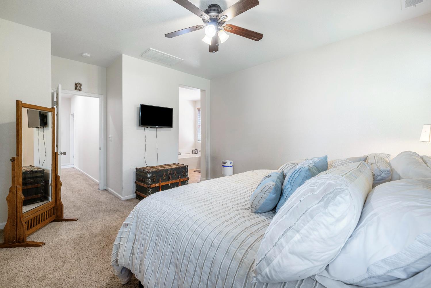 893 Chianti Cir, Coalinga, CA 93210