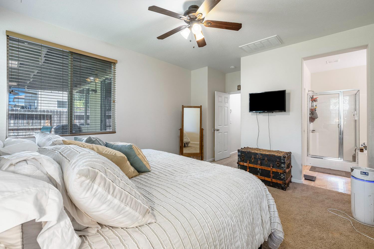 893 Chianti Cir, Coalinga, CA 93210