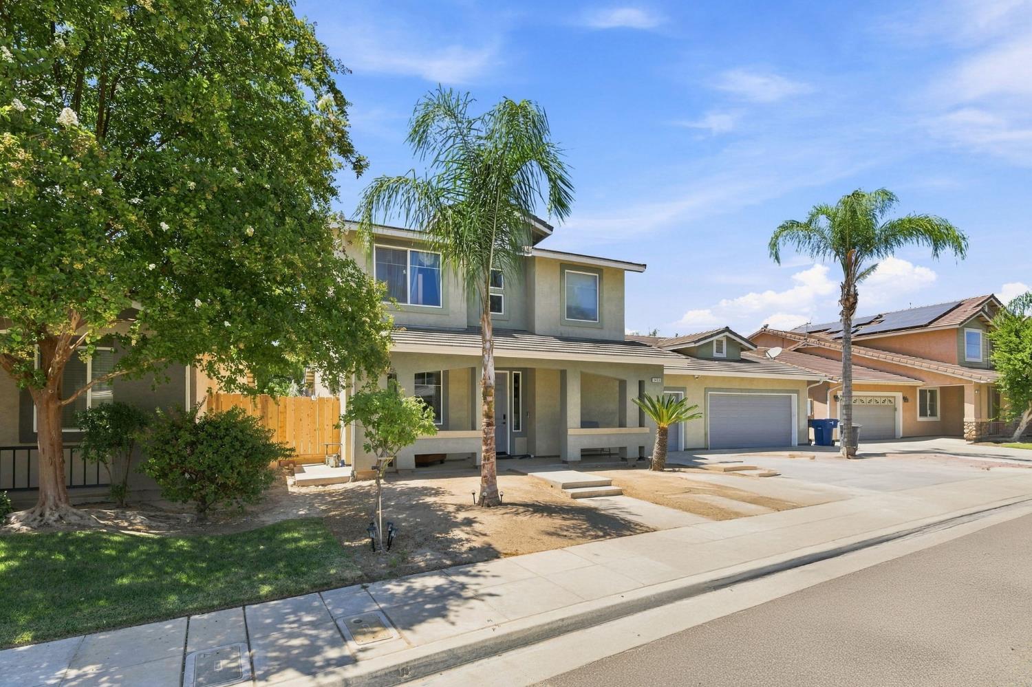 2422 S Duke Ave S, Fresno, CA 93727