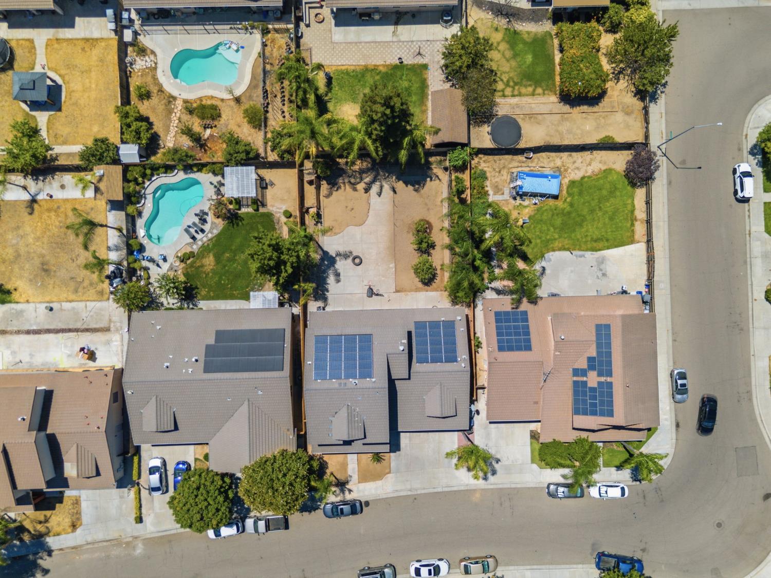 2422 S Duke Ave S, Fresno, CA 93727