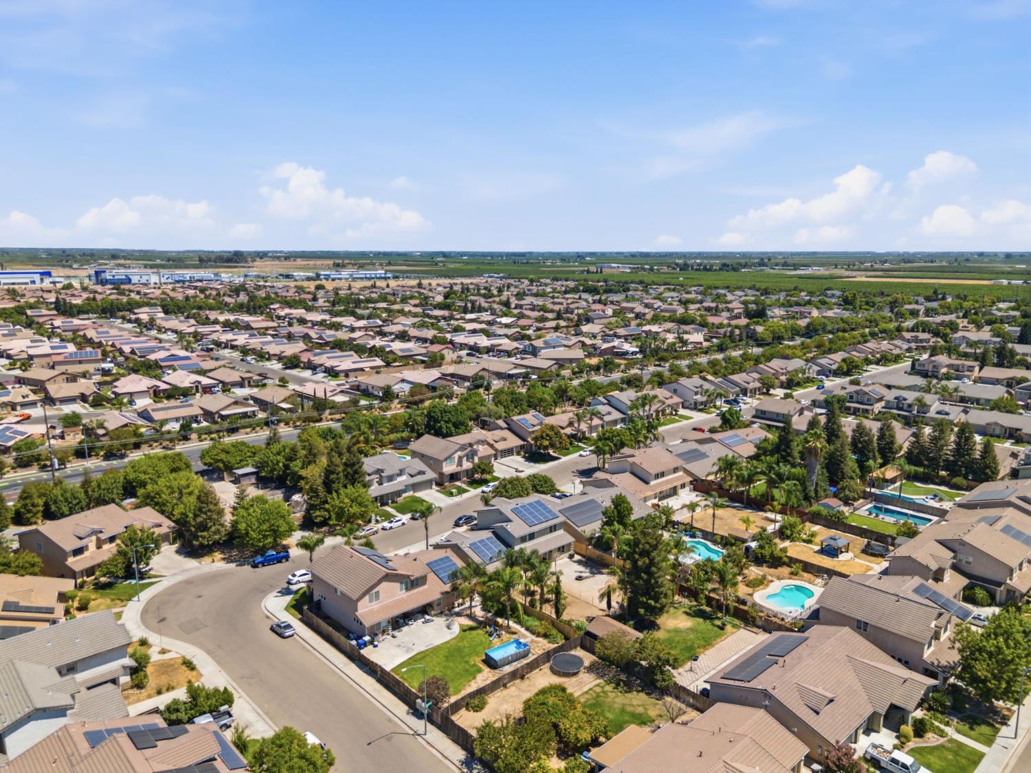 2422 S Duke Ave S, Fresno, CA 93727