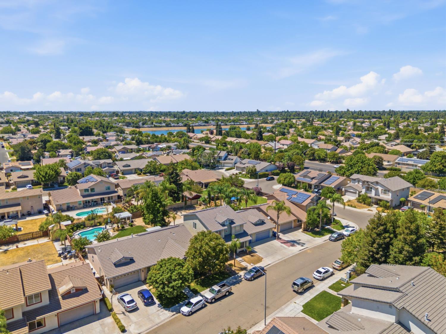2422 S Duke Ave S, Fresno, CA 93727