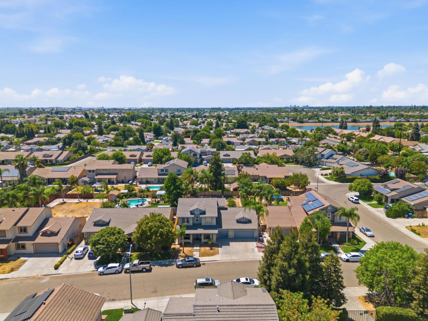 2422 S Duke Ave S, Fresno, CA 93727