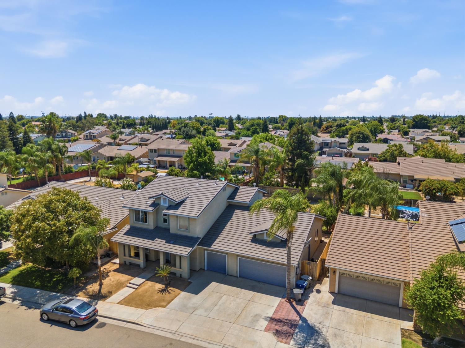 2422 S Duke Ave S, Fresno, CA 93727