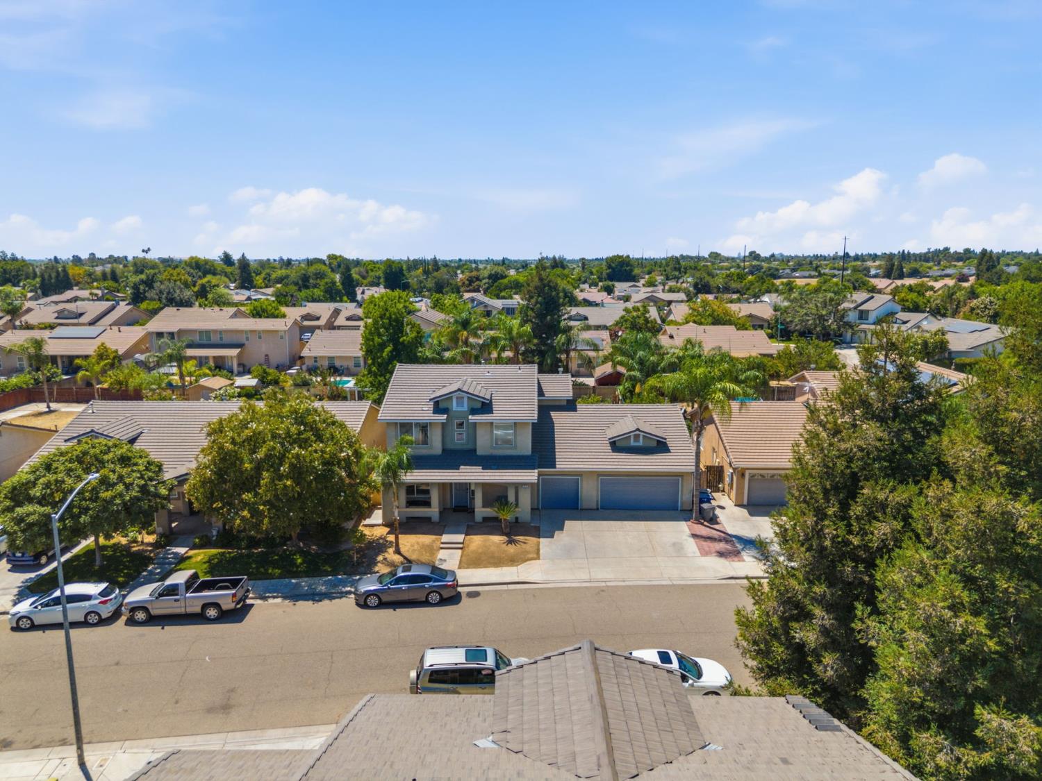 2422 S Duke Ave S, Fresno, CA 93727