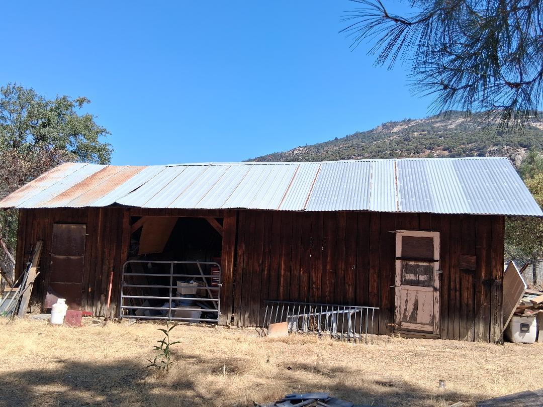 35905 Oak Springs Rd, Tollhouse, CA 93667