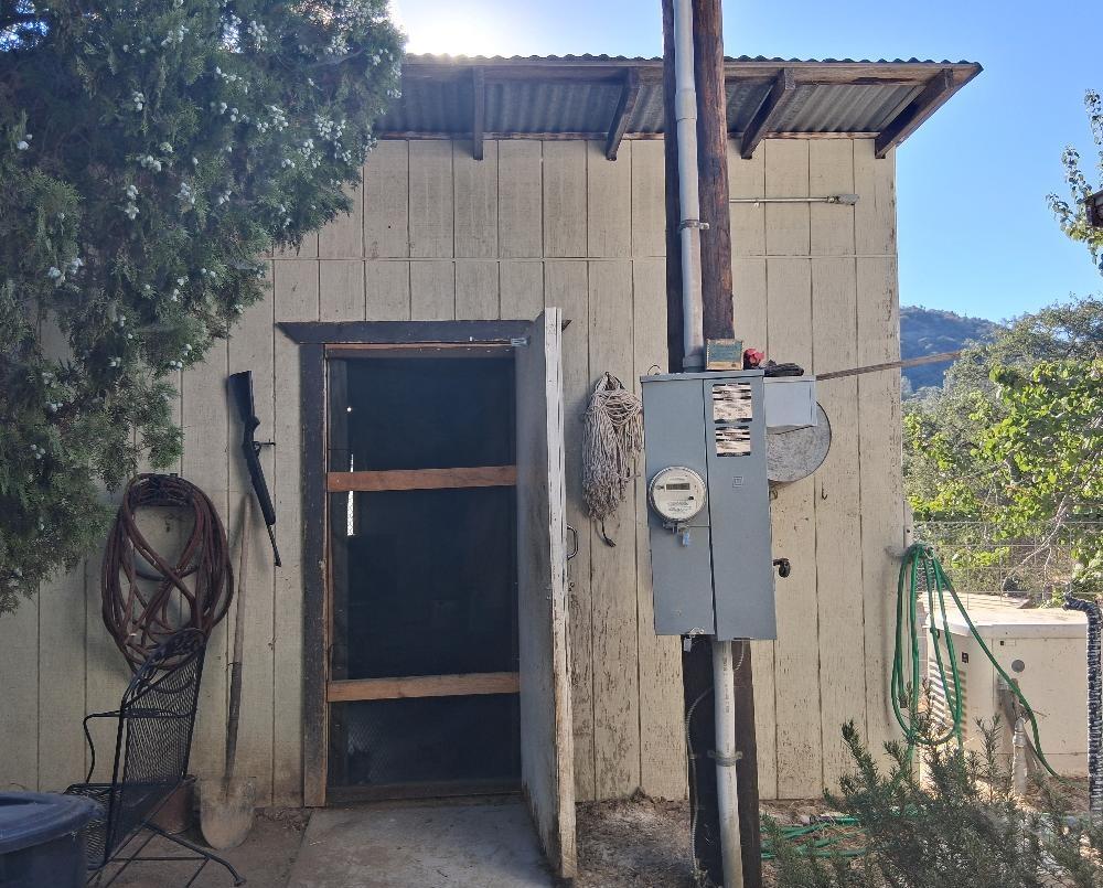35905 Oak Springs Rd, Tollhouse, CA 93667